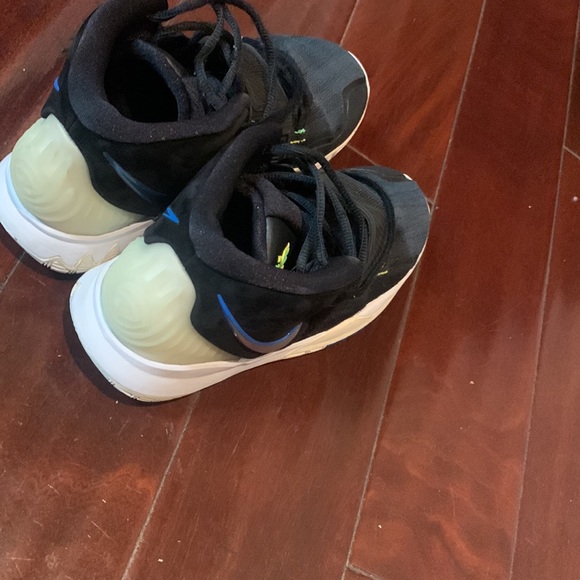 basketball shoes - Picture 6 of 9